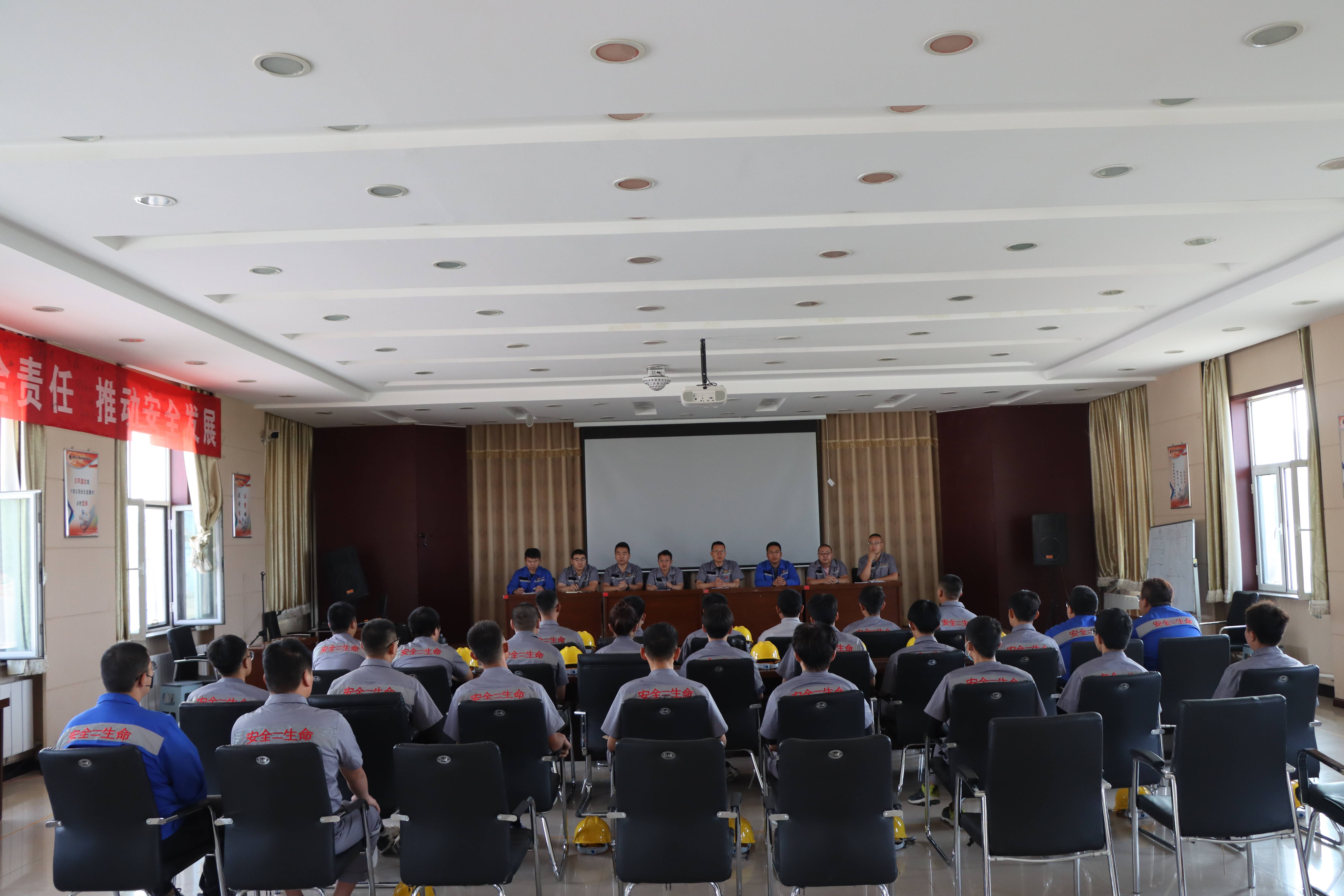 青春进一线，轮岗中学会自我提升 w66利来内蒙公司第三期大学生轮岗进建改式起头
